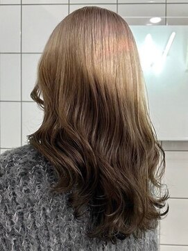 ウィコ 新宿(WICO) ミルクティールーツ[新宿駅/ワンレン/ダブルカラー/小顔]