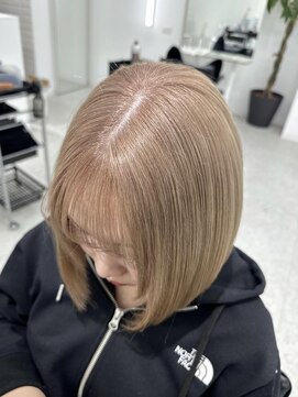 シック(CHIC) ミルクティーベージュ☆ブリーチカラー/リタッチ/ボブ