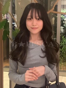 美容室 ビ フェスカ(B FESCA) オリーブカラー × 揺れる巻き髪