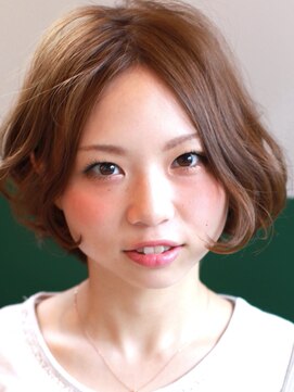 蒼い花 美容院 やわらかカールの リップボブ