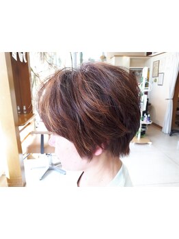 frogの人気メニュー「グレイカラー」マメに染めてもダメージさせないように頭皮や髪をいたわるカラー♪