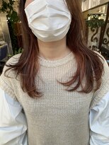 メメクンスター(MEME KUNSTER)&nbsp;レイヤーカットにインナーカラーチェンジ