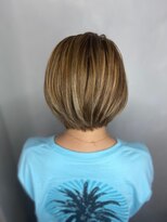 ラトリエ ブロカント 立川北口店(L'atelier BROCANTE)&nbsp;3Dハイライト ショートボブ ニュアンス グラデーション 小顔