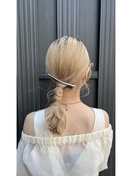 アレクサンドルオブカラーズカナザワ(ALEXANDRE OF COLORS KANAZAWA) tight hairset