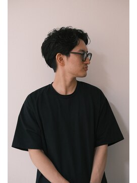 フェイヴィーズ(FavyS) センターパート ショートヘア ニュアンスパーマ