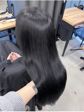 アリュウル 表参道(ALLURE) ツヤと透明感たっぷりの暗髪！ブルーブラック◯KAKO