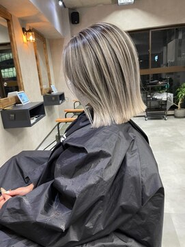 サニー 渋谷(SUNNY) バレイヤージュ、ハイライト、レイヤーロング、グレーベージュ