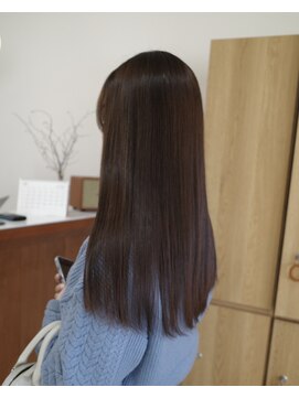 アン(awn) 【ストレートパーマ】