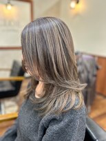 クロエ バイ ラヴィズム 内野店(CLOE by LUVISM)&nbsp;ブリーチハイライト+フルカラー+カット
