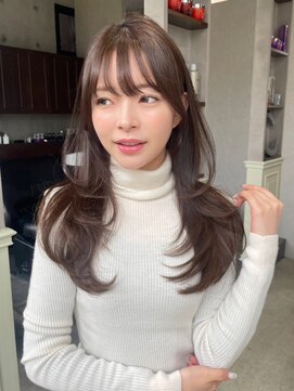 ザシー オモテサンドウ(The C) 20代30代40代ナチュラル大人可愛いレイヤースタイル