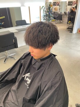 メンズサロン キング 高槻店(Men’s salon K!ng) 縮毛矯正髪質改善ハイライトレイヤーカット高槻美容室エクステ