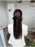 ハーフアップ　タイトヘア　カチモリヘア　ストレート