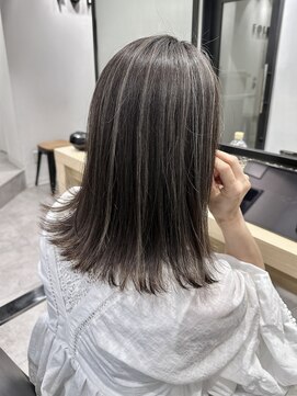 フォーク(FOLK) 切りっぱなしボブ_白髪ボカシハイライトカラー_恵比寿
