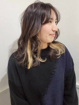 ブリーチ インナーカラー ハイトーン 顔周りカット 20代