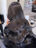 エル バイ アンキシム(elu by AHNKISM)&nbsp;韓国くびれヘア顔まわりカットロングレイヤー