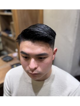 フォーコーナーズ(Four Corners) スキンフェードツーブロック刈り上げジェットモヒカンマンバン