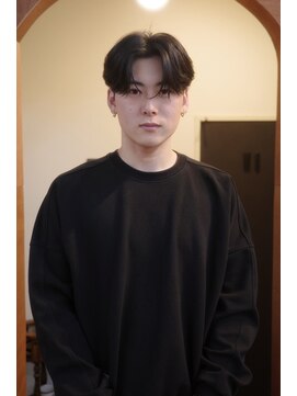 エディ(Edy) メンズセンターパートコンマバングケアパーマ韓国ヘアカルマヘア