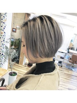 レンク(LENC) Coast.シルバーアッシュ×ショートボブ×ジェンダーレス