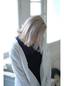 ヘアスタジオニコ(hair studio nico...) ホワイト