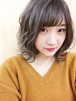アムールマヤ ホワイトハイライトで大人クールカラー