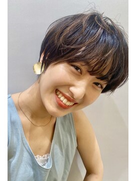 ヘアーアンドメイクトラスト(HAIR&MAKE TRUST) ショートヘア/ショートボブ/ダブルカラー/イルミナカラー