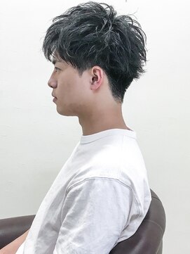 アンルポン(un.le.pont) [m]スパイラルパーマ束感ソフトツーブロコンマヘアコンマバング