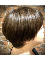 エヴリンアンドペイジ(Evelyn&paige)&nbsp;【元町/神戸三ノ宮】丸みショート