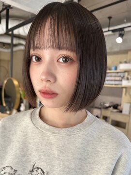 ティア(Tia.) 縮毛矯正/髪質改善トリートメント/ボブヘア/就活/グレージュ