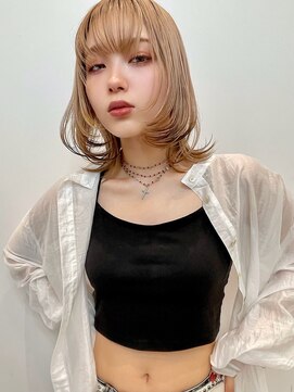 トルネード(TORNADO) シルキーベージュ トリプルカラー フェイスレイヤーボブ t721