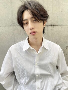 サンバレー(SUNVALLEY) センターパート　ダウンパーマ　韓国　ウルフ