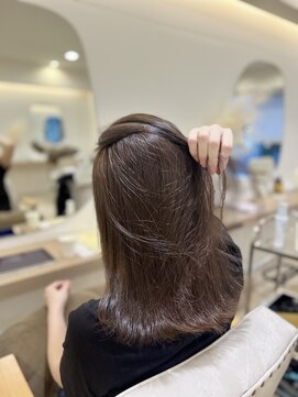 シー(she.) アッシュグレー　グレージュ　アッシュカラー