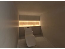 ゆったり落ち着いた雰囲気のシャンプー台で癒しのひとときを