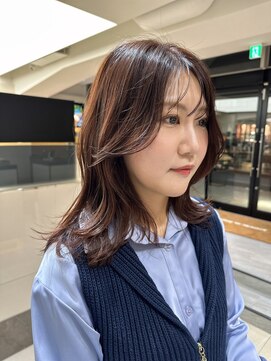 ピークアブー ワン(PEEK-A-BOO ONE) 秋っぽカラー#レイヤーカット#外ハネレイヤー