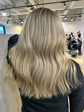 メリー オオサカ(Merly Osaka) ダブルカラー/似合わせカット