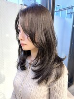 ラブクロムトーキョー オモテサンドウ(LOVECHROME OMOTESANDO)&nbsp;レイヤーカットで盛れる横髪☆オリーブカラー