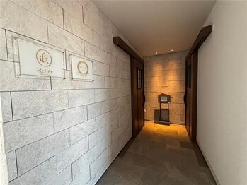 Hair Salon Relierの写真/内装もとてもおしゃれ☆清潔感のある店内で、リラックスした時間をぜひお過ごしください♪