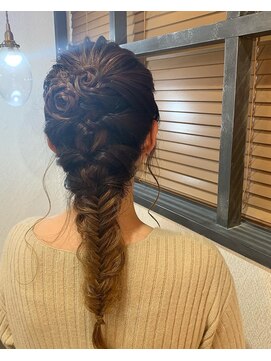 美容室 ルアル 市原市八幡宿店(Luar) フラワー編みおろしヘア