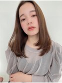 大人かわいいうるつやストレートミディアム