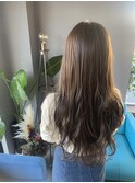 オリーブベージュ