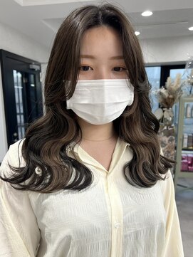 ツキ 横浜店(tuki) ミルクティーベージュダブルカラーケアブリーチインナーカラー