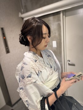 ニーゼロゼロナナ(2007) アップスタイル