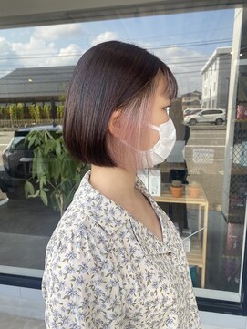 ナンバー 竪町(number+) 20代30代大人可愛いイヤリングカラーペールピンク耳掛けボブヘア