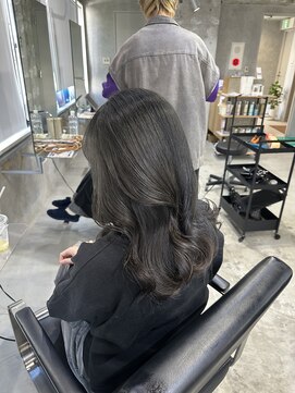 ラック(LUCK) 暗髪韓国ダークグレー/船橋/くすみベージュ/細めハイライト