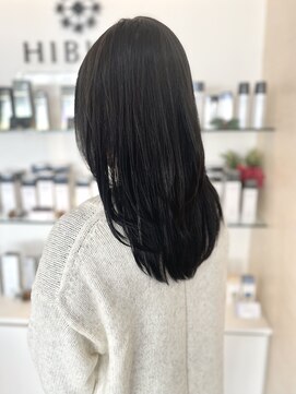 ヒビカ(HIBIKA) レイヤースタイル×ダークアッシュ