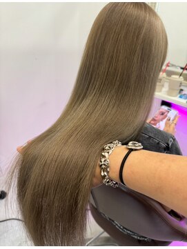 ゴートティエル(G.O.A.T TIEL) 透明感カーキーオリーブカラー