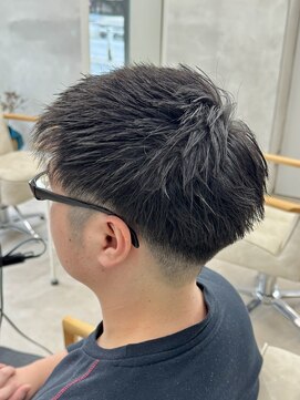 レヴィア(REVIA) メンズカットフェードカット眉カット刈り上げ