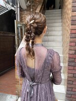 テトラ バイ ネオリーブ 横浜西口店(tetra by neolive)&nbsp;ツイン編み下ろしポニー:パーティーヘア ゆるタイト 横浜★