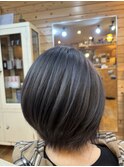 ショートボブグレーヘアー