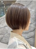 表参道丸みショートボブレイヤーカットアッシュグレー40代