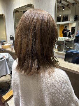 エイト 上野店(EIGHT ueno) ミルクティーベージュ